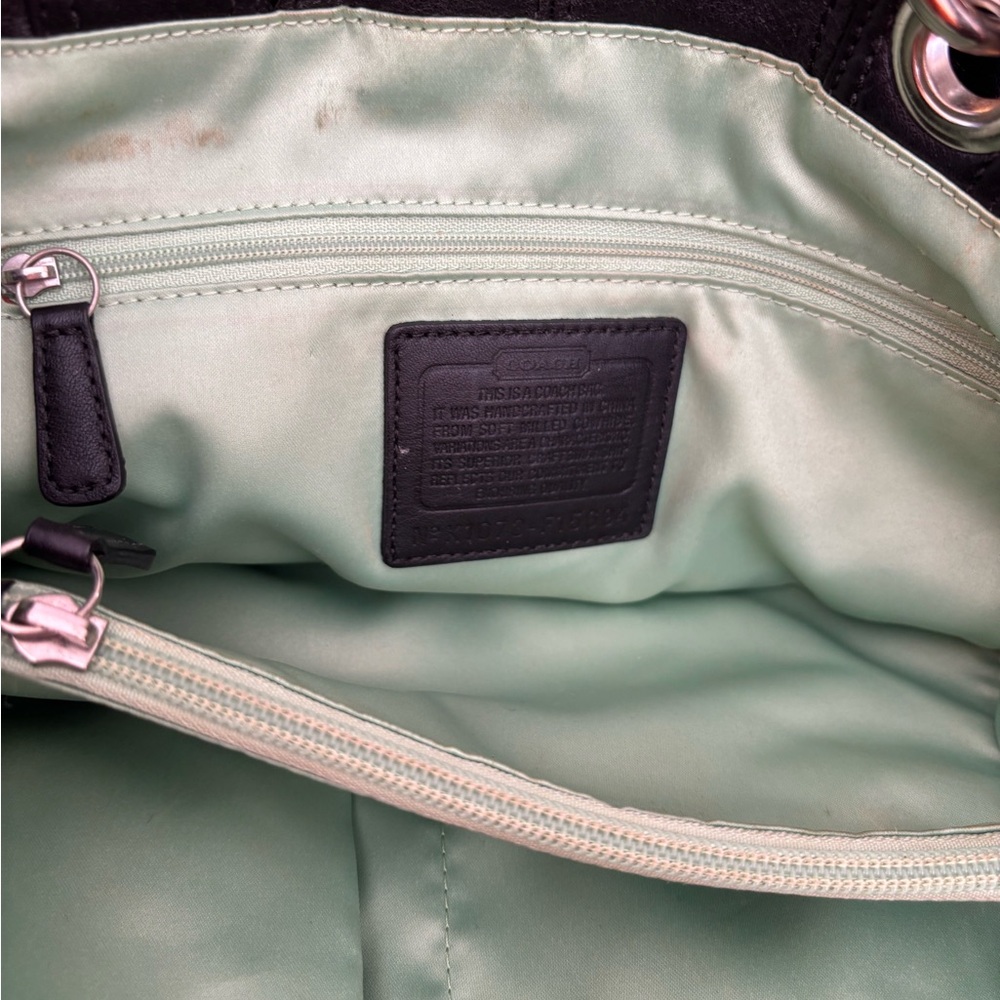 Coach K1073-F15694 Hamptons Large Black Pebbled Leather Turnlock Tote in VGUC - Picture 11 of 16